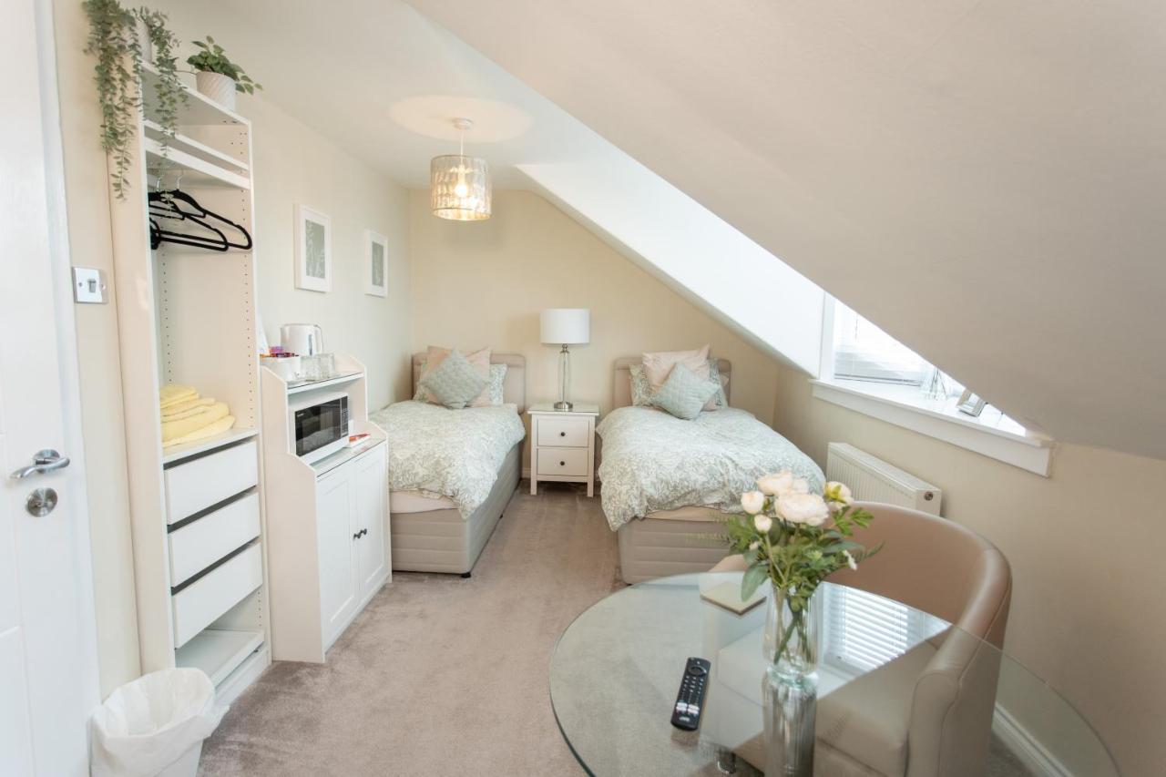 4 Private Bedroom House With 3 Parking Spaces Free Perth Exterior photo
