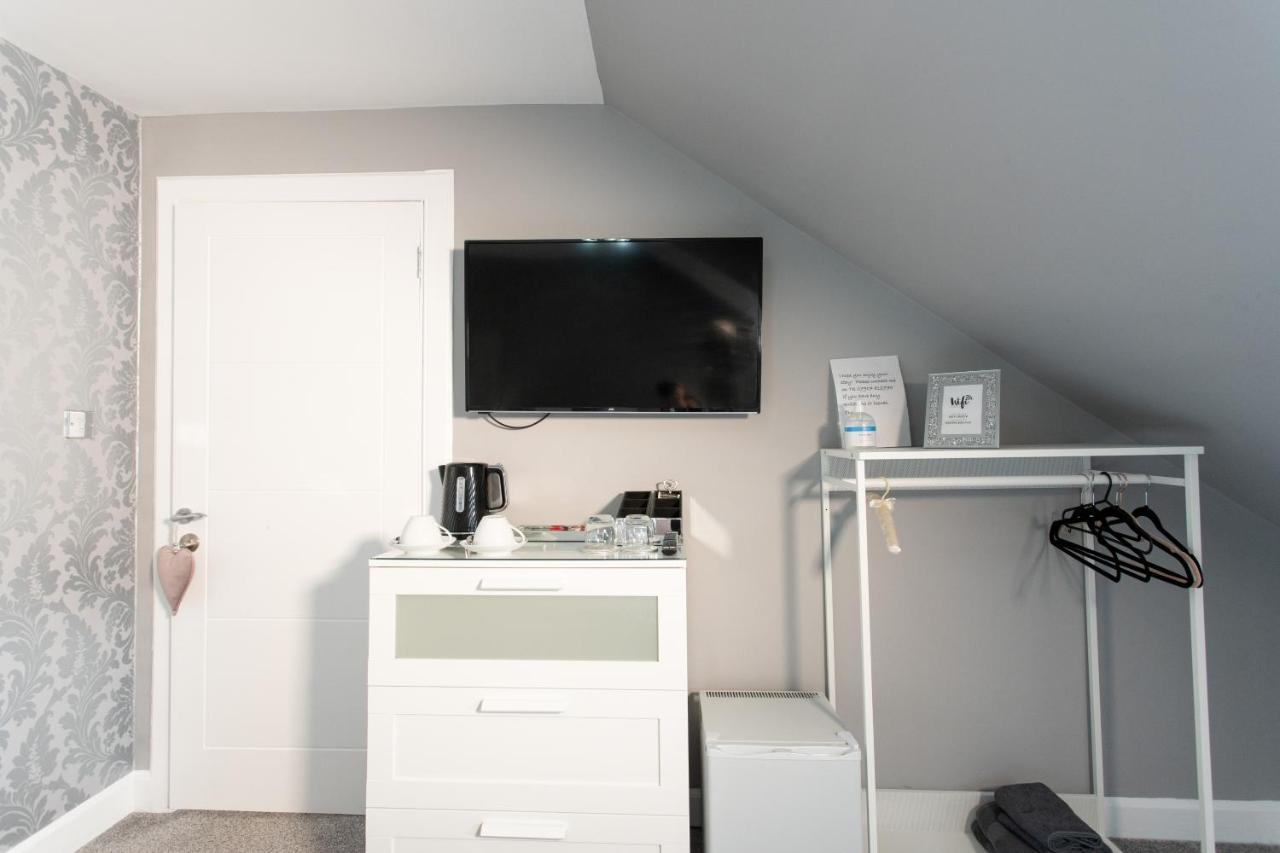 4 Private Bedroom House With 3 Parking Spaces Free Perth Exterior photo